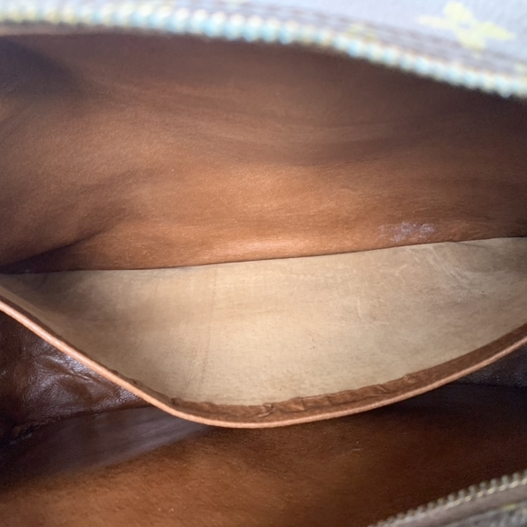 Louis Vuitton Eclair Zipper Nile Shoulder Handbag - Picture 11 of 15